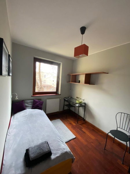 Niewielki pokój jedno lub dwuosobowy w dużym mieszkaniu w Gdańsk Wrzeszcz ul Smoluchowskiego koło Akademii Medycznej - cooliving, Gdańsk, Poland