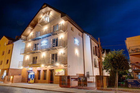 Pod Winogronem - Apartamenty z basenem i wyżywieniem, Pobierowo, Poland