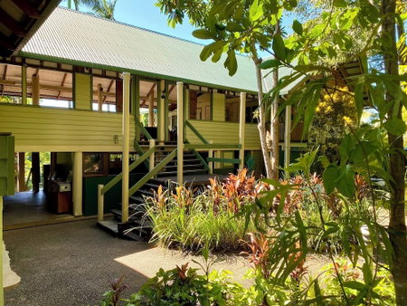 Jackaroo Treehouse Mission Beach - Hostel, Bingil Bay, Australia