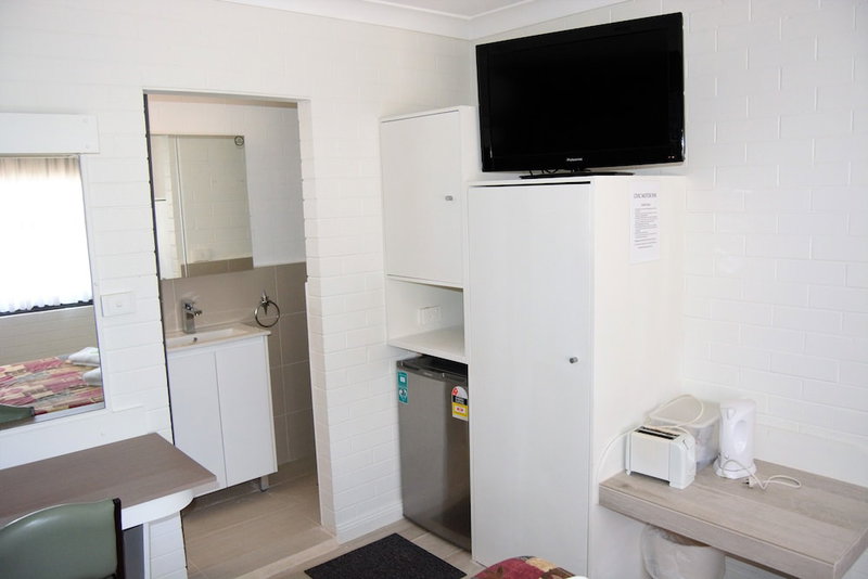 Civic Motor Inn, Cowra, Australia