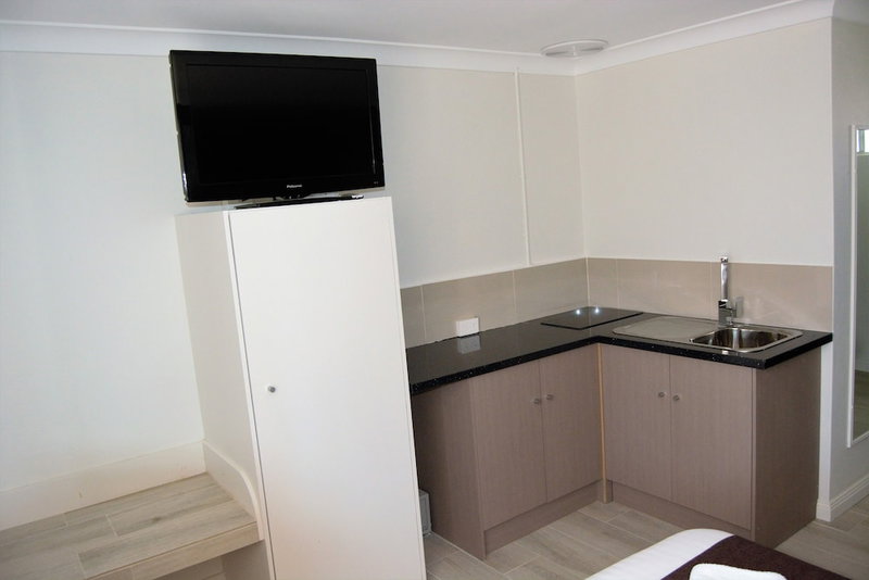 Civic Motor Inn, Cowra, Australia