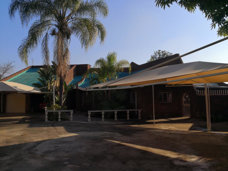 Doedoe Plekkie, Rustenburg, South Africa