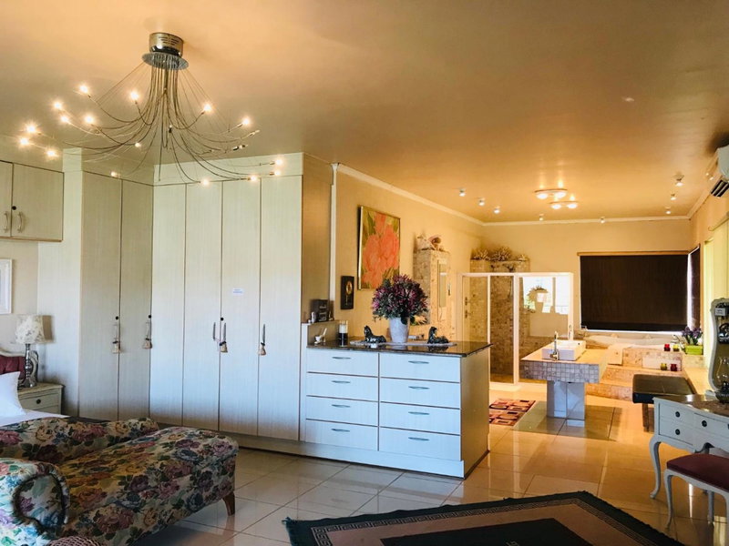 Villa-Candilabra Guesthouse, Komatipoort, South Africa