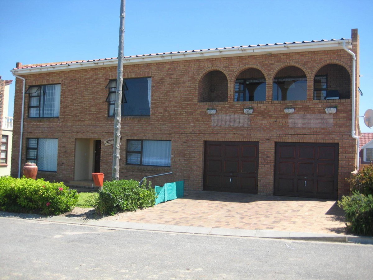 Hotel · Dolphins View Self Catering Guesthouse, Duiwerivier