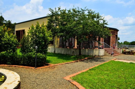 Hibon Lodge, Hekpoort, South Africa