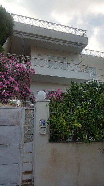 Joan's airport apartment, Artemida, Greece