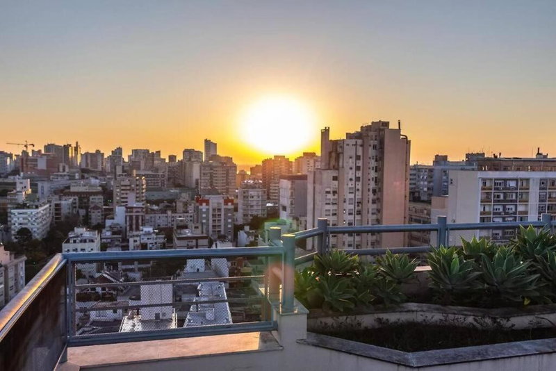 Flat Avenida Independência, Porto Alegre, Brazil