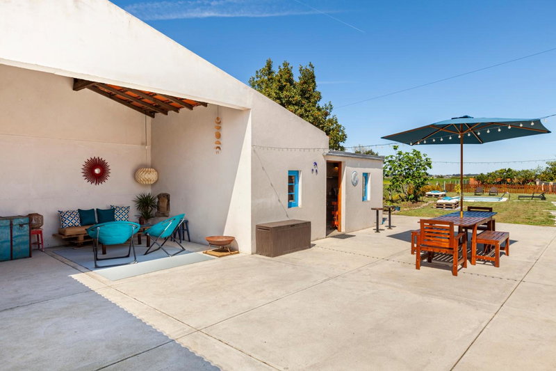 Bloomoon House, Bunheiro, Portugal