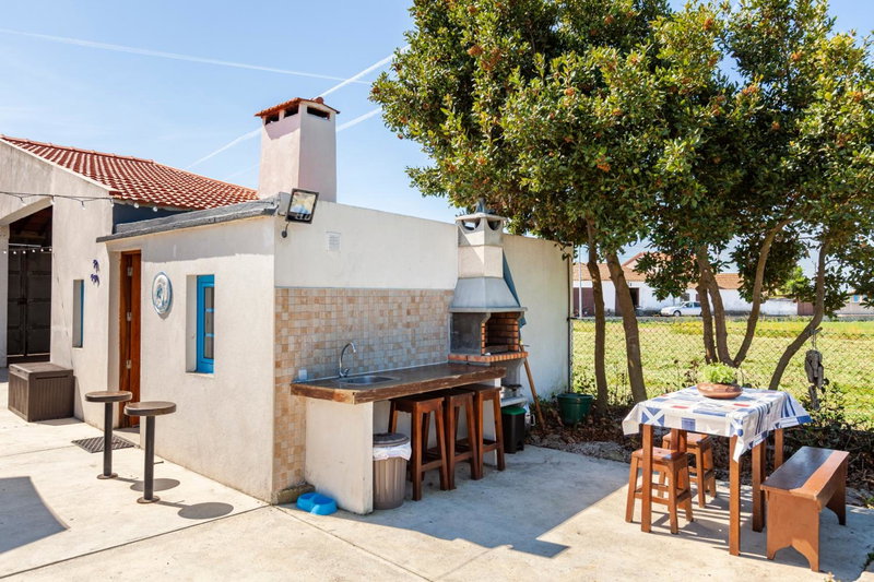Bloomoon House, Bunheiro, Portugal