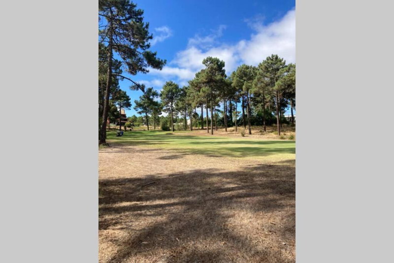 Aroeira - Sea & Golf Apartment, Aroeira, Portugal