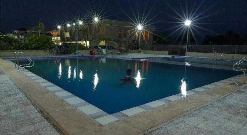Island Tropic Hotel and Restaurant, Philippines