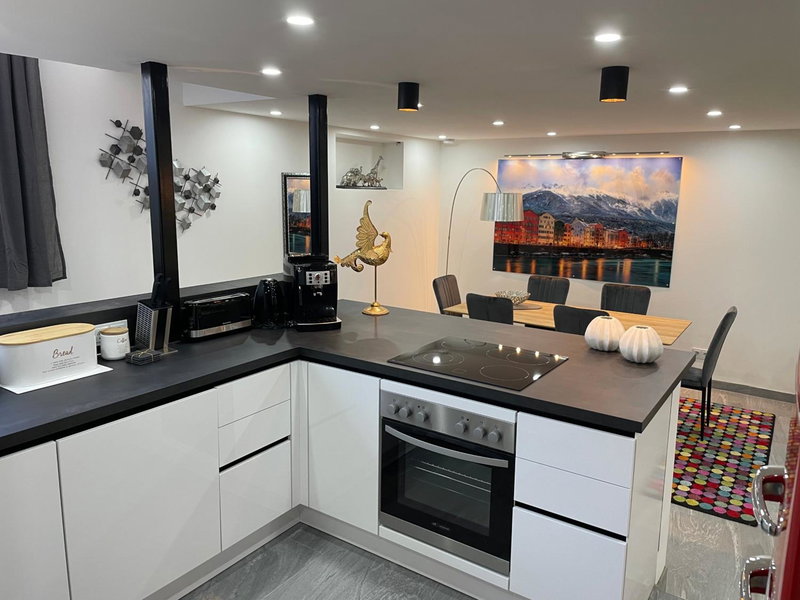 außergewöhnliche Kellerloft, Innsbruck, Austria