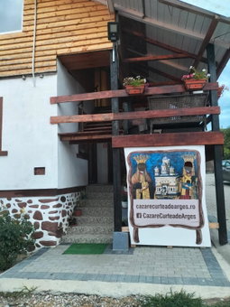 Victoriei 35B, Curtea de Argeş, Romania