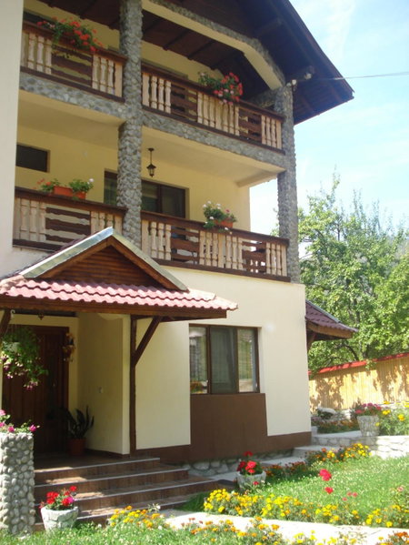 Casa din Salcami, Polovragi, Romania