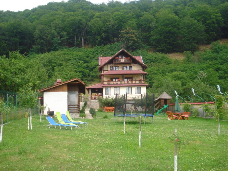 Casa din Salcami, Polovragi, Romania