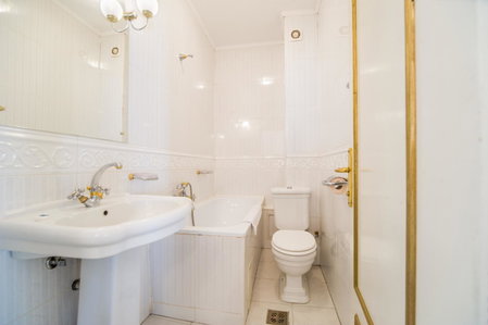 Hotel Carpati Imparatul Romanilor, Bucharest, Romania