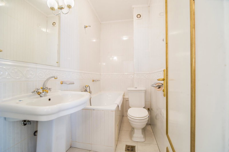 Hotel Carpati Imparatul Romanilor, Bucharest, Romania