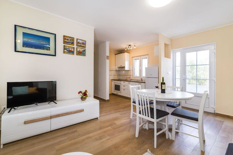 Long Island Olive Apartment, Sali, Croatia