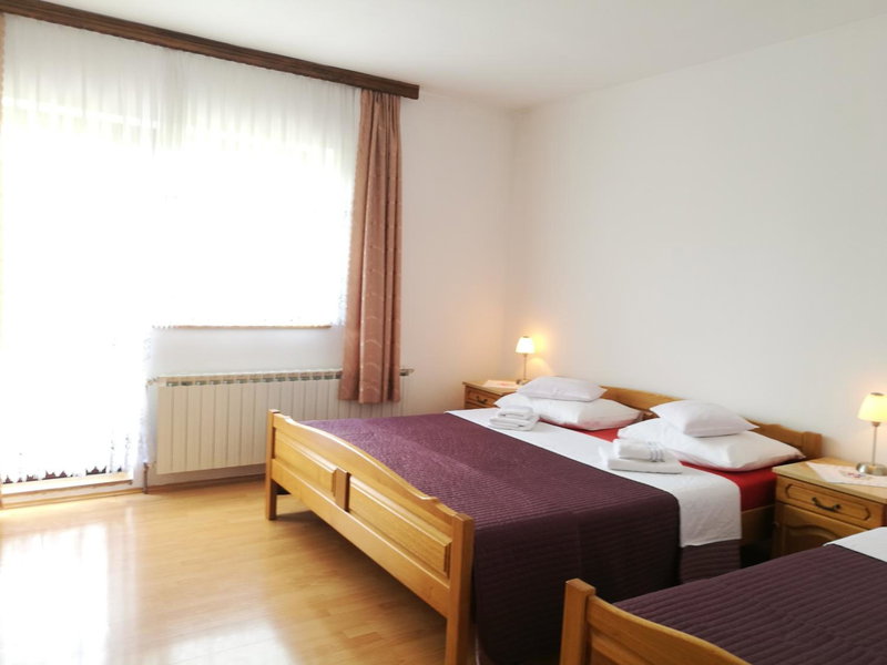 Apartments Jure, Smoljanac, Croatia