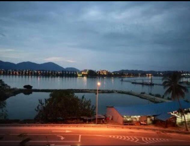 Marina Height Seaview Resort, Teluk Batik, Lumut, Kampong Tebing Rabak, Malaysia