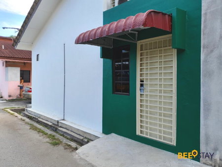 Jenjarom No 32 Modern Cozy Homestay for 4 Pax by Beestay, Jenjarum, Malaysia