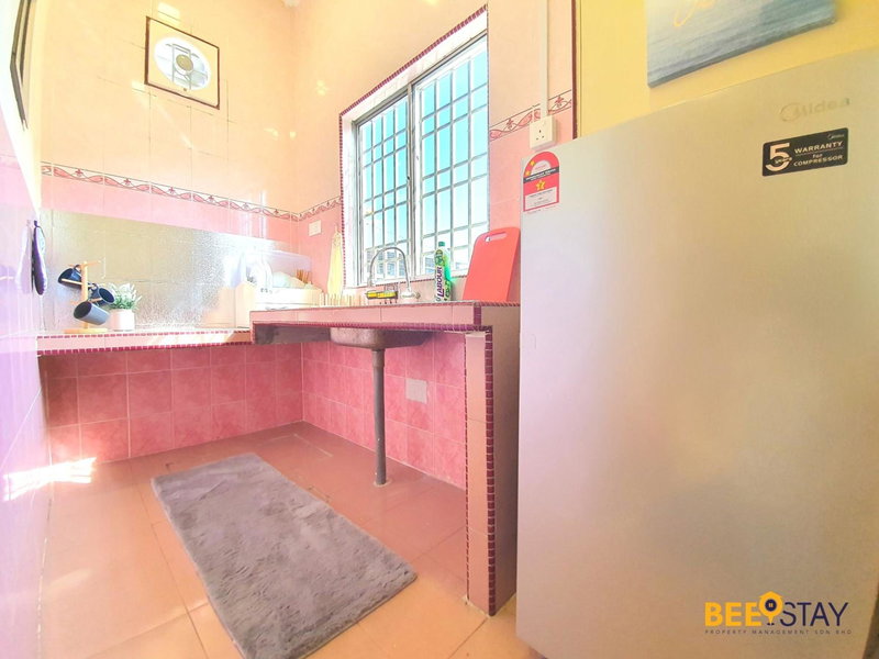 Jenjarom No 32 Modern Cozy Homestay for 4 Pax by Beestay, Jenjarum, Malaysia