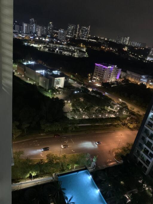 Amazing Pool View Staycation - Netflix n Sanitize6, Malaysia