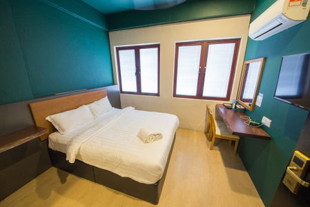 Room V @ Jalan Sultanah Near Bus Stop Batu Pahat, Batu Pahat, Malaysia