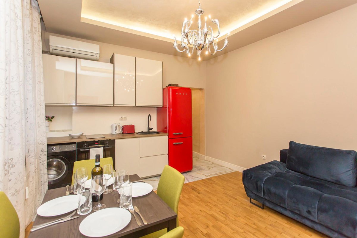 Elegant 2bdr Apartment with a Balcony, Bulgaria