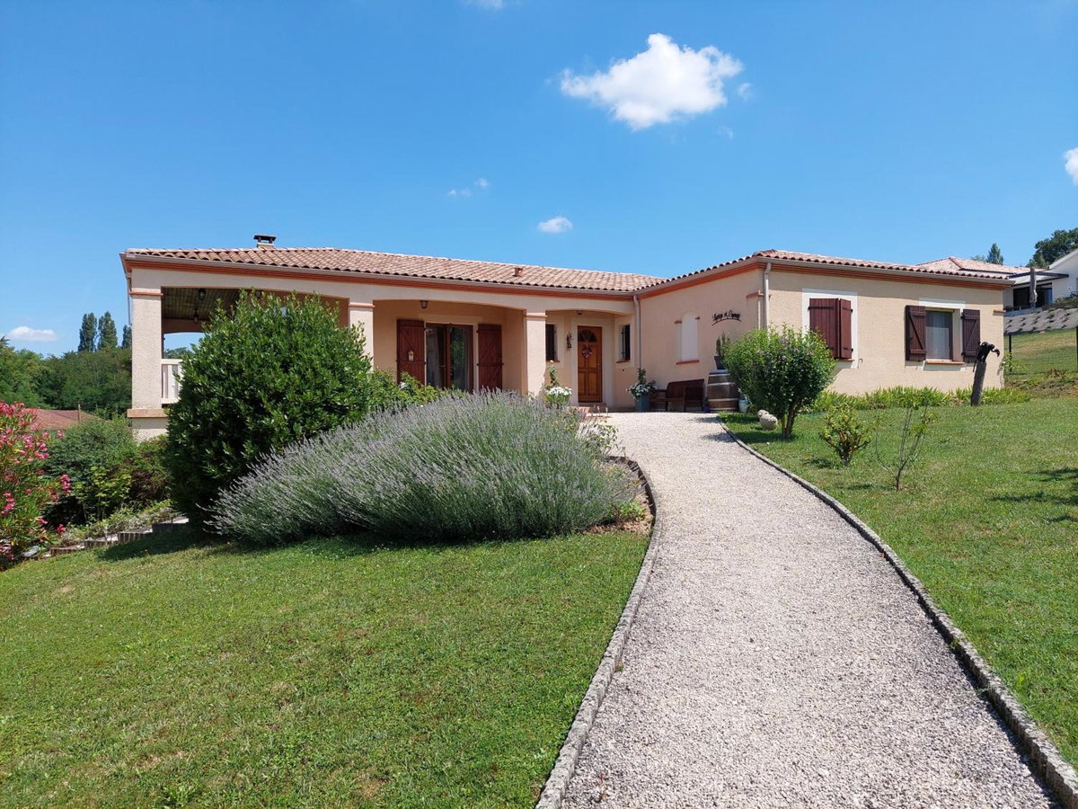 Hotel · Aux Trois Mûriers, Villeneuve-sur-Lot
