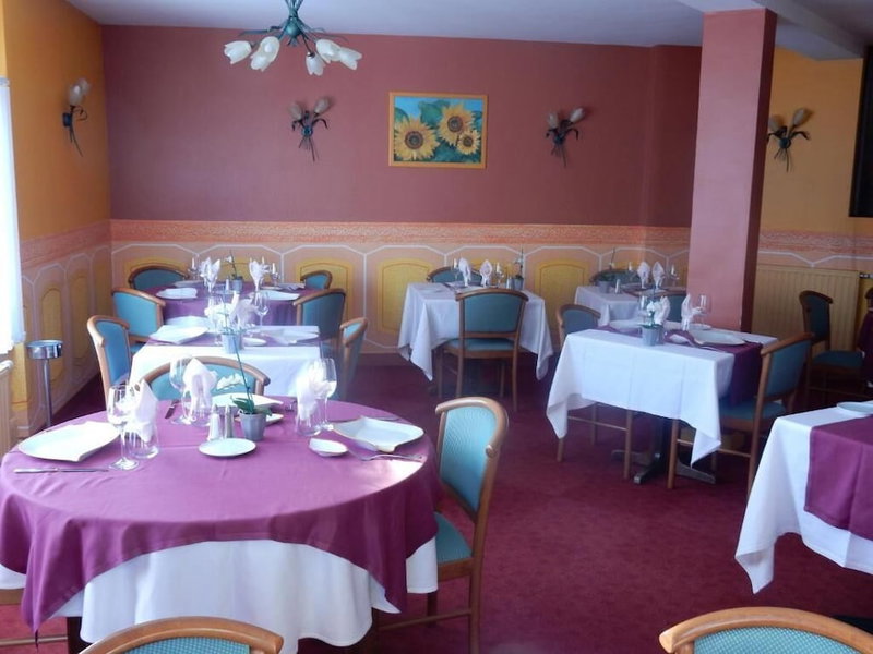 Hôtel Saint Hubert, Cour-Cheverny, France