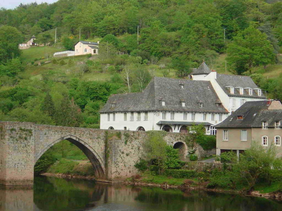 Hotel · Logis Hôtel restaurant La Rivière, Entraygues-sur-Truyère
