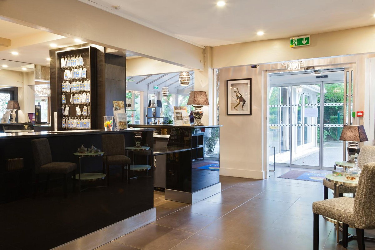 Hotel Acadie Villebon sur Yvette, France