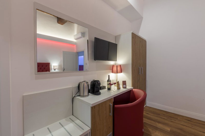Magenta Luxury Argentina, Rome, Italy