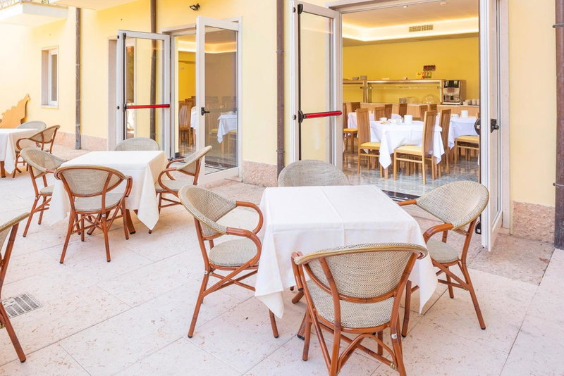Hotel Centrale, Garda, Italy