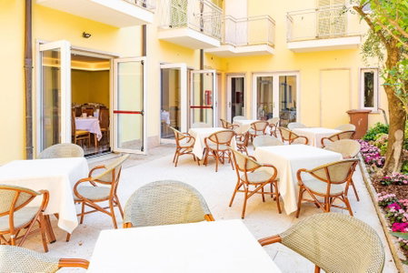Hotel Centrale, Garda, Italy