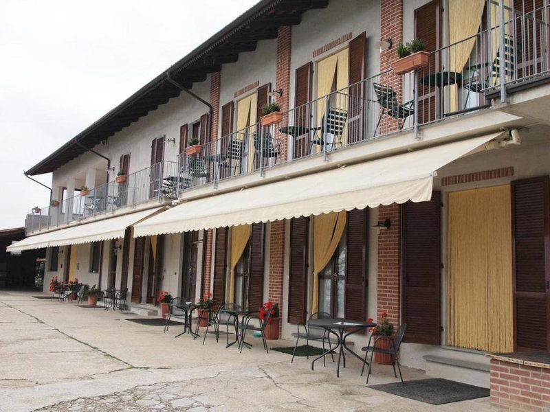 Agriturismo Le Viole, Barolo, Italy