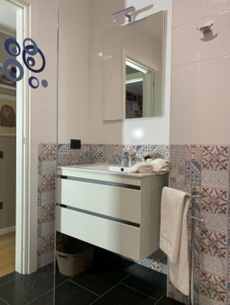 Bed & Breakfast Indi Thelar, Villa Guardia, Italy