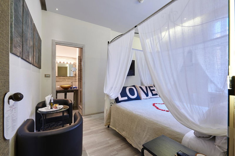Room 230 Roma Luxury Suites, Rome, Italy