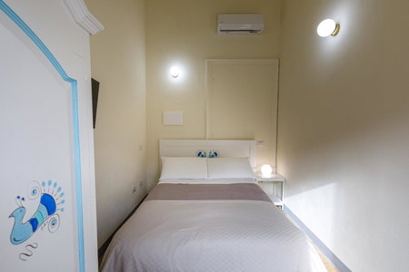 Onlyrooms IV - Sea View & Free Parking, Cagliari, Italy