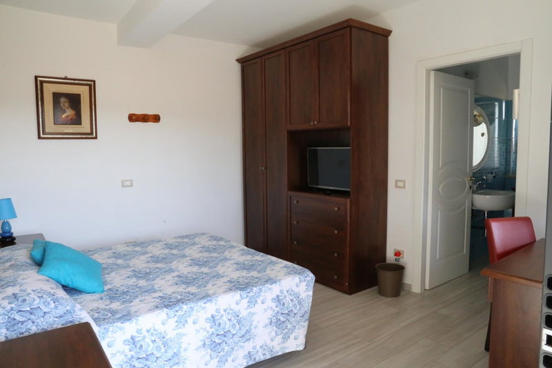 Mabell Guest House, Civitavecchia, Italy