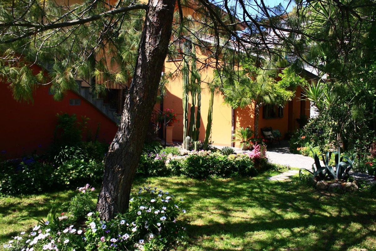 Garden FuoriRotta, Italy