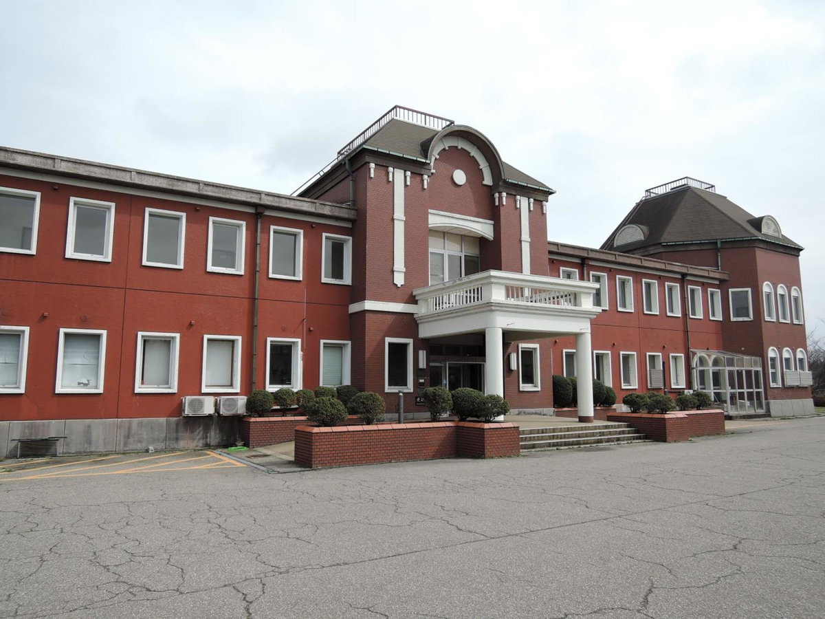 Hotel · Oyabe City Cycling Terminal, Oyabe