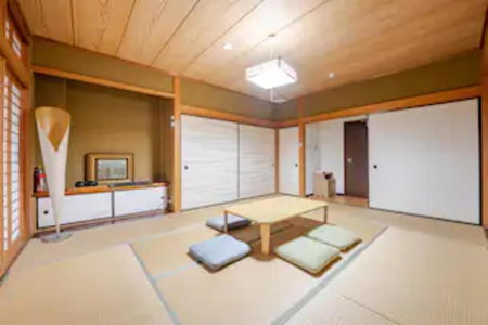 Kanazawa-Hachitabi Kasaichi, Kanazawa, Japan