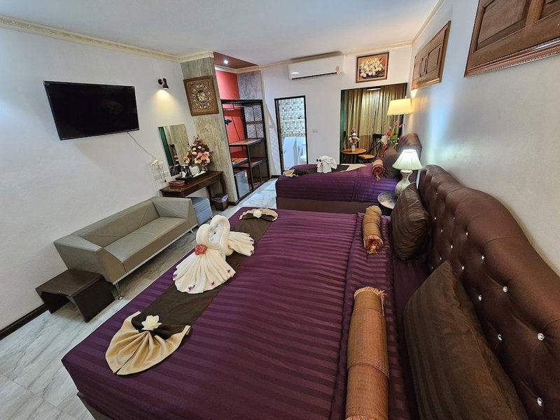 Chiangmai Lanna & Modern Loft Hotel, San Kamphaeng, Thailand