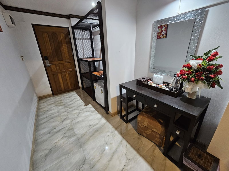 Chiangmai Lanna & Modern Loft Hotel, San Kamphaeng, Thailand