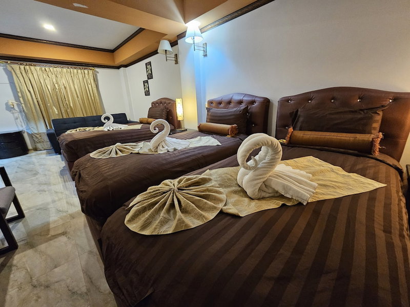 Chiangmai Lanna & Modern Loft Hotel, San Kamphaeng, Thailand