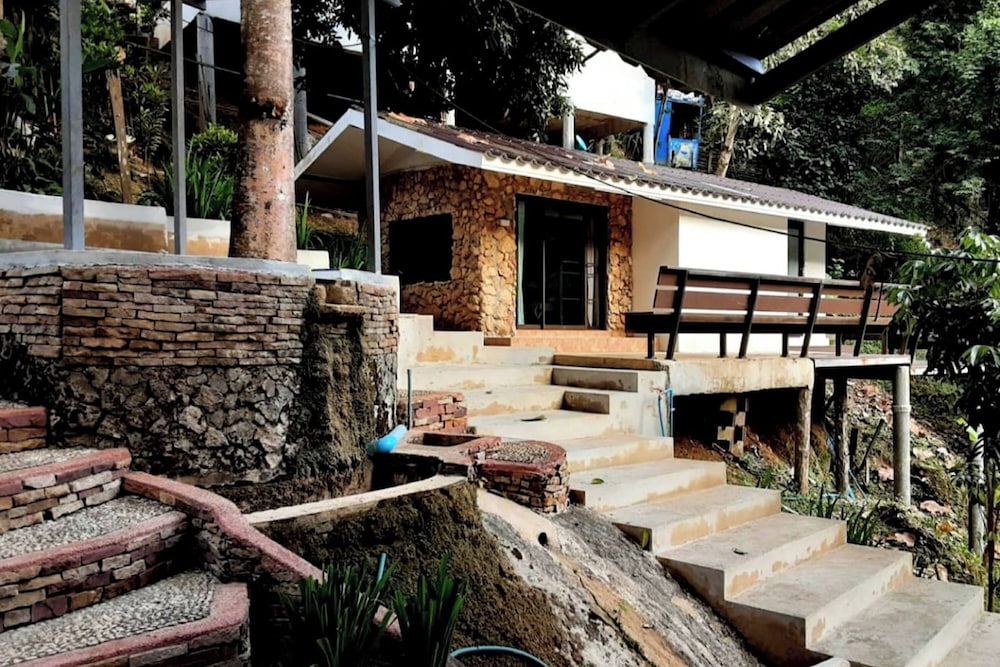 Hotel · The Cascade - Mae Taeng Waterfall Bungalows, Mae Taeng