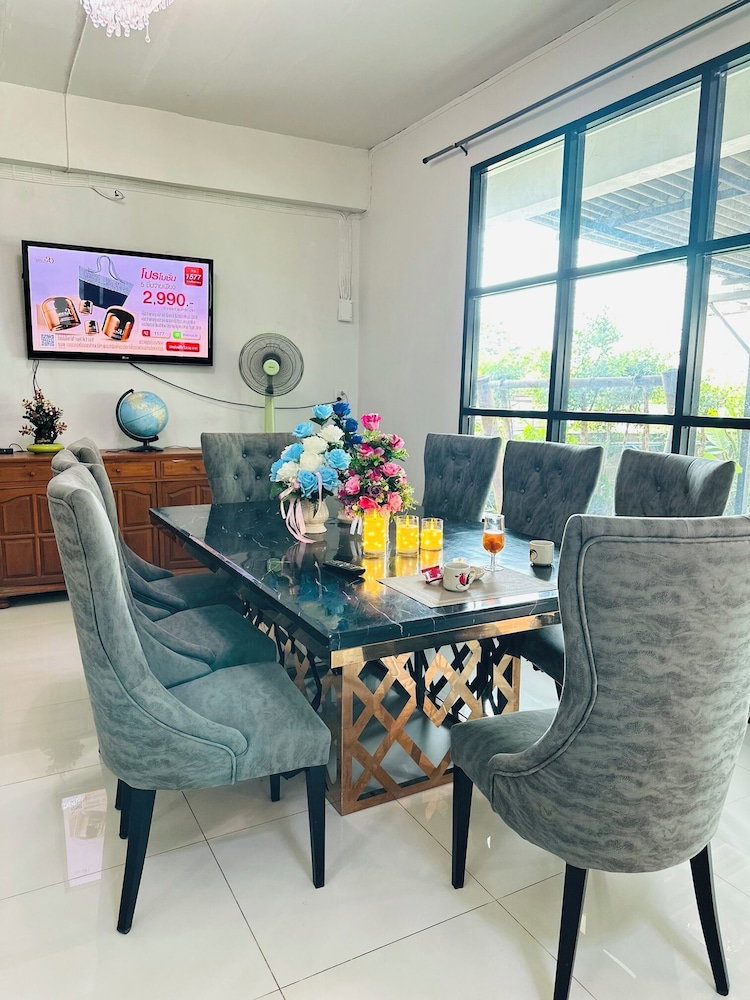 Service apartment lampang, Thailand