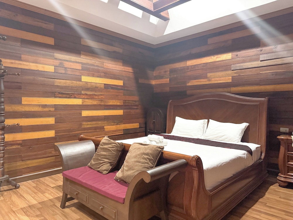 Grand Amazon Hotel, Thailand